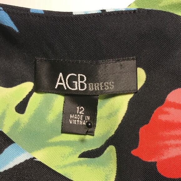 AGB Floral Round Neck Sleeveless Pleated Sheath Dress 12 - Picture 3 of 3